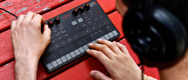 IK Multimedia Uno Synth